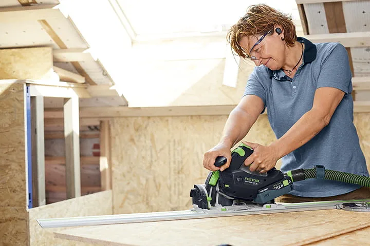 Akumuliatorinis įgilinamasis diskinis pjūklas TSC 55 KS