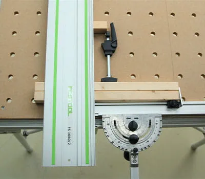 Ant daugiafunkcio stalo galima naudoti atramas