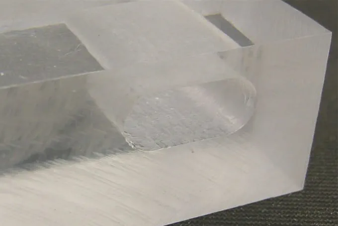 Plexiglas šlifavimas