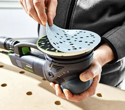 Šlifavimo popieriaus tvirtinimas