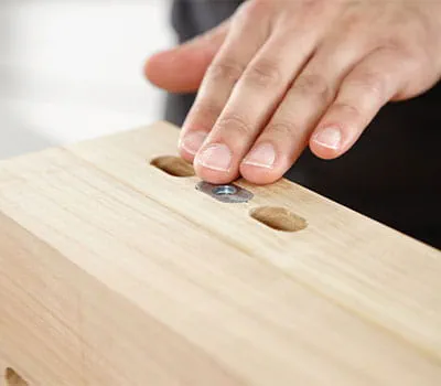 Išsiplečiančio tvirtinimo elemento padėtis