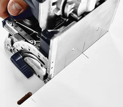 Žymėjimas sujungimo mašinėlės apačioje