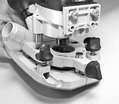 Įrankio sujungimas su atraminiu padu