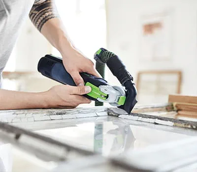 Fensterscheibe bei Bedarf sorgfältig herauslösen.