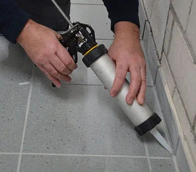  Sandūros užsandarinimas silikonu