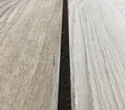 Klebestreifen abziehen