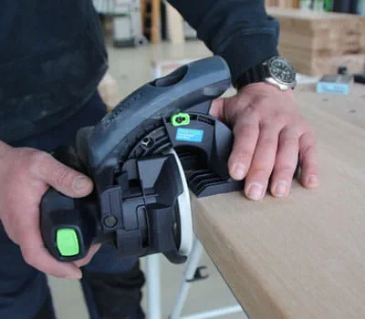 Pakopų priekinių briaunų šlifavimas