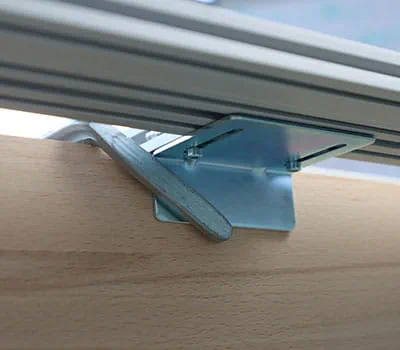 Frezavimo šablono tvirtinimas spaustuvais