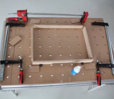 Stalčiaus dalių klijavimas