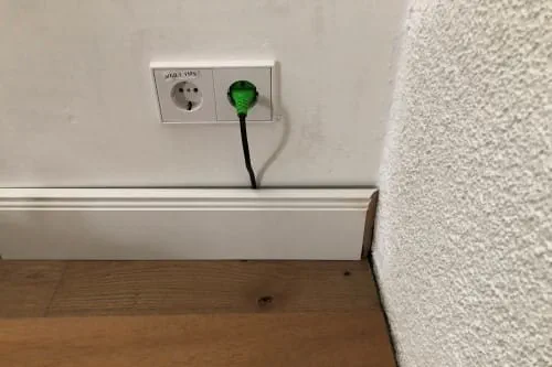 Laidams skirtų griovelių grindjuostėse pjovimas su KAPEX