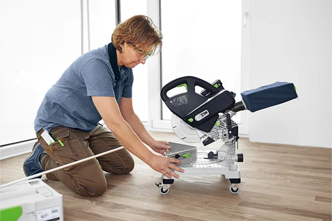 Naujasis „Festool“ akumuliatorinis pjūklas SYMC 70